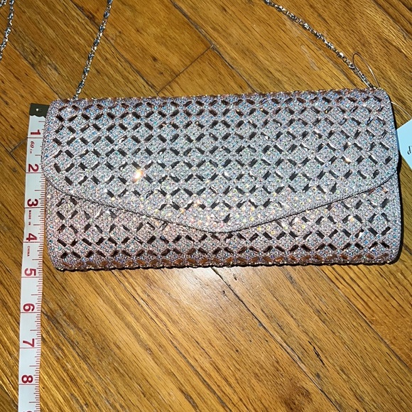 Sparkly Clutch - Picture 3 of 5